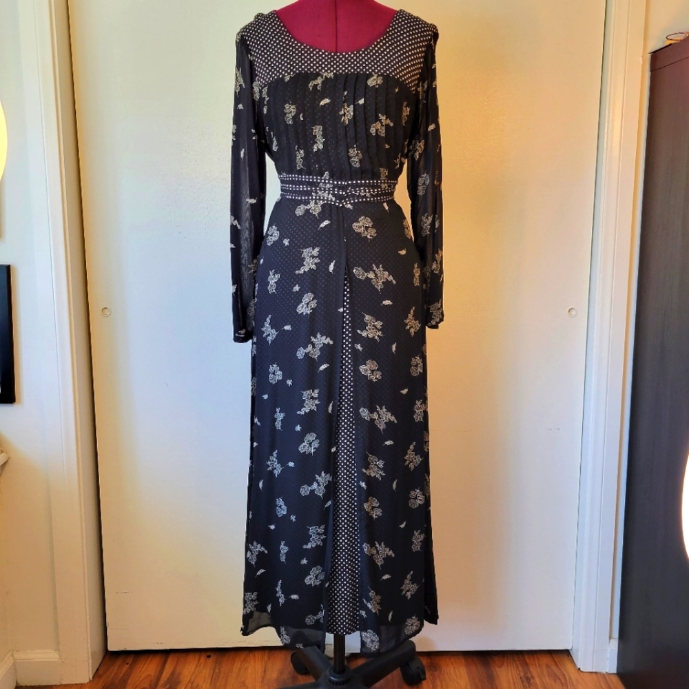 Long-sleeve panel dress
